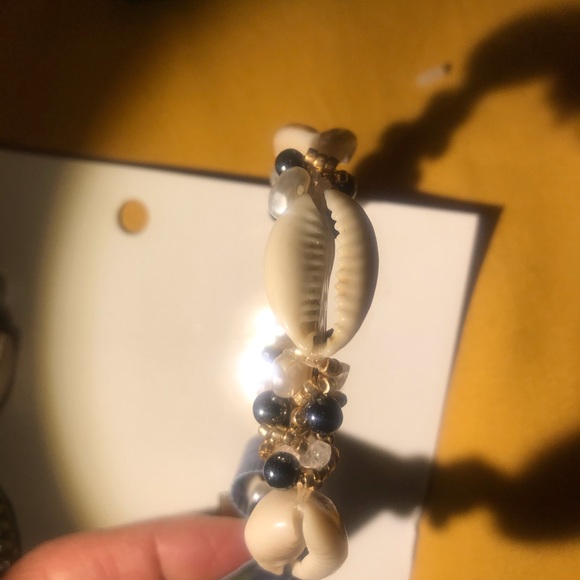 2/18$ H&M gorgeous earrings handmade🌻 - Picture 15 of 16